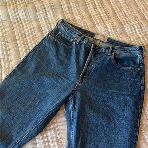 - Everlane The Cheeky Jean -